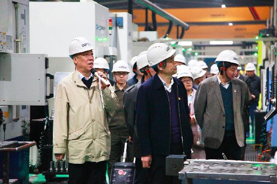 新鄉(xiāng)市人大常委會副主任張桂香一行蒞臨河南礦山考察調(diào)研！